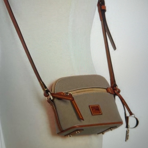 Dooney & Bourke Pebble Grain Domed Taupe Crossbody Bag. Brand new. NWT - Picture 3 of 4